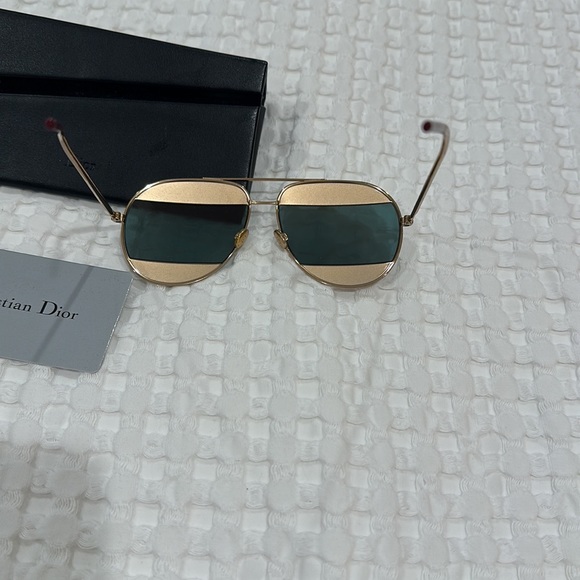 Authentic CHRISTIAN DIOR
Split 1 Aviator Sunglasses Gold - Picture 5 of 7